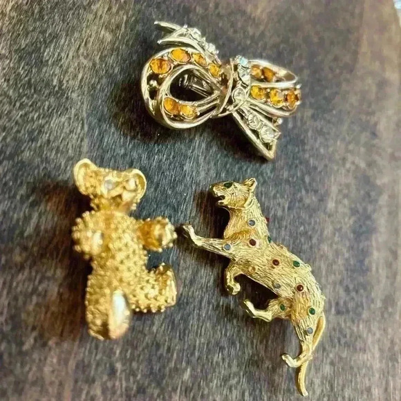 Gold Tone Brooch Set of 3 Teddy Bear, Jaguar and Citrine Bow - Picture 2 of 11